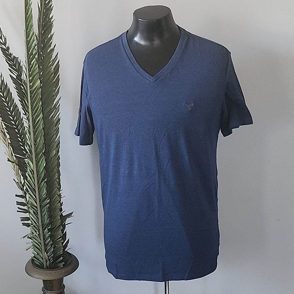 American Eagle Flex Fit V-neck navy blue short sleeve tee Size:MT